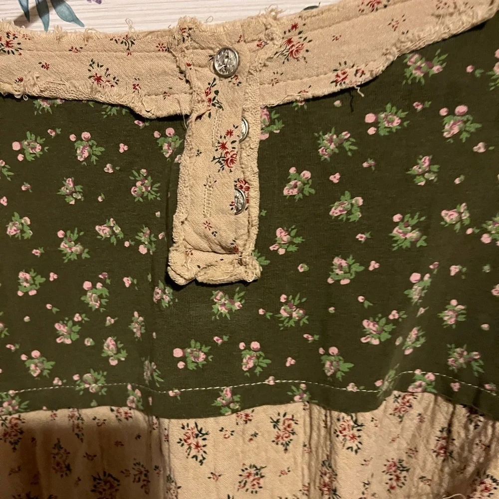 POL L Floral Patchwork Blouse - Brown and Tan Pearl Accents - Picture 9 of 13